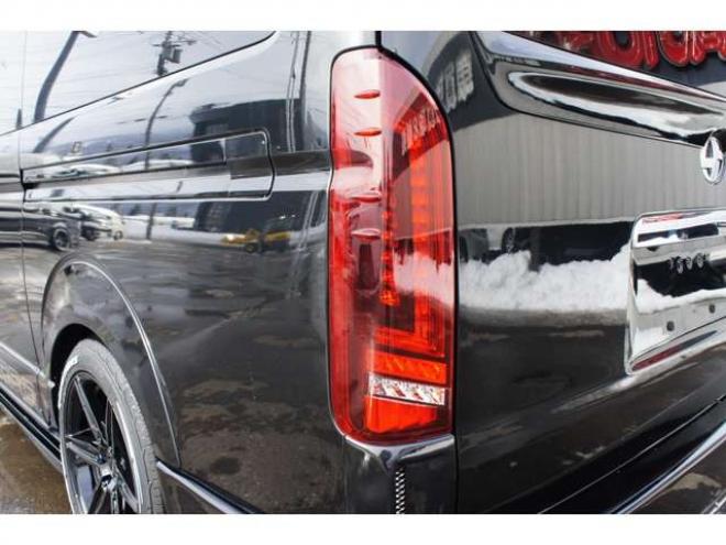 ハイエース2.7 GL ロング ファインテックツアラー 4WD　415COBRA　ファントムヘッドライトシステム&フェイスリフトキット&F/S/R/ルーフスポ/ボンネット/プレステージテールランプ&バッドラッカーHP-6プレミアムフォージッド18インチAW　TOYO　H30　225/50R18 2700