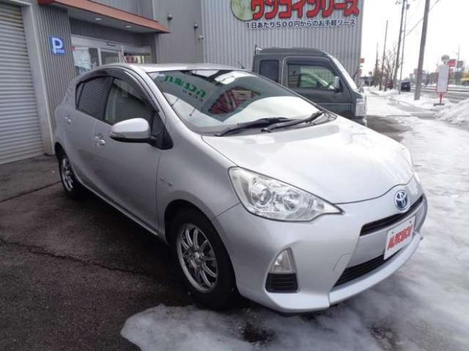 アクア1.5 S　キーフリー　純正ナビ　ワンセグ 2WD 1500