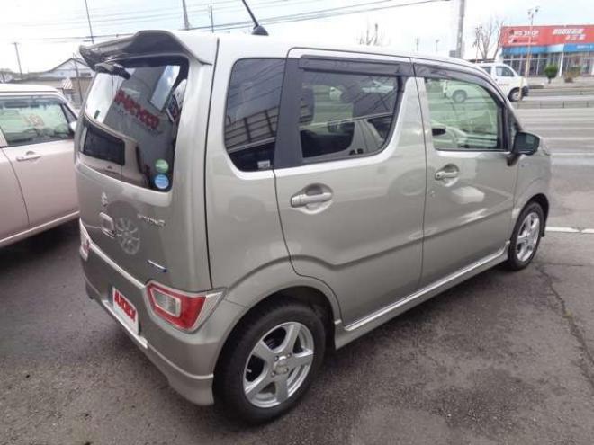 ワゴンRハイブリッド FZ セーフティパッケージ装着車 4WD　ワンオーナー車　全方位モニター　スマートキー　社外ナビ 660