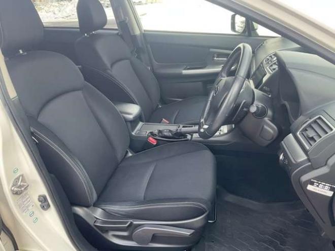 インプレッサスポーツ 2.0 i アイサイト 4WD　プッシュスタート　スマートキー　KENWOOD製ナビTV　Bluetooth バックカメラ　レーダークルーズコントロール　ETC　HIDヘッドライト　リアスポイラー　エアロ(サイド・リア) 2000