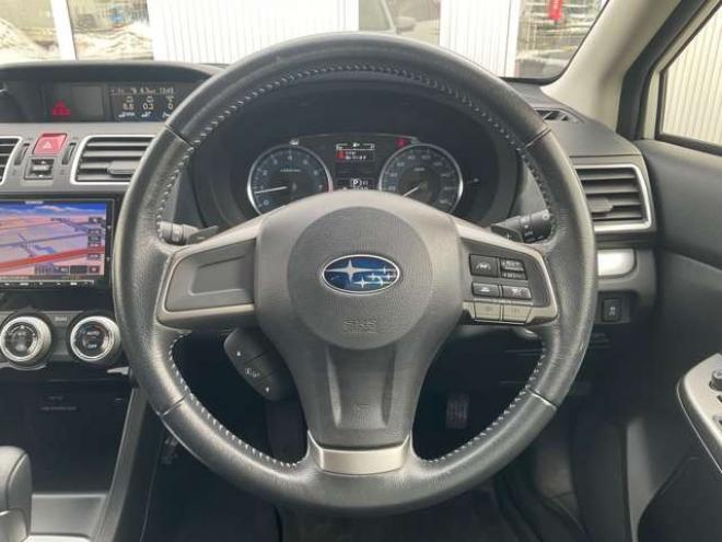 インプレッサスポーツ 2.0 i アイサイト 4WD　プッシュスタート　スマートキー　KENWOOD製ナビTV　Bluetooth バックカメラ　レーダークルーズコントロール　ETC　HIDヘッドライト　リアスポイラー　エアロ(サイド・リア) 2000