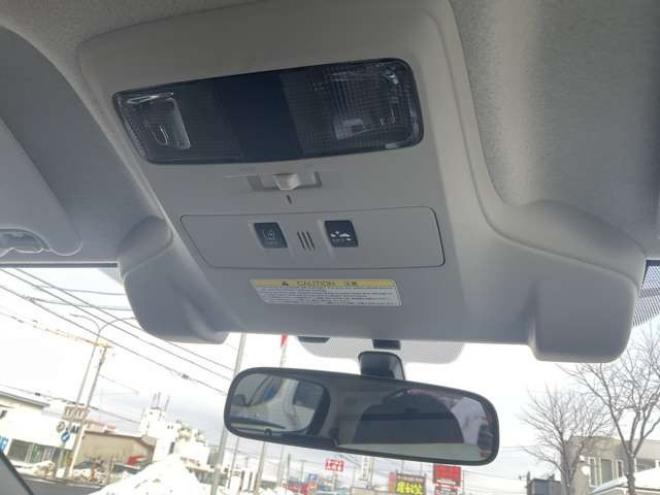 インプレッサスポーツ 2.0 i アイサイト 4WD　プッシュスタート　スマートキー　KENWOOD製ナビTV　Bluetooth バックカメラ　レーダークルーズコントロール　ETC　HIDヘッドライト　リアスポイラー　エアロ(サイド・リア) 2000