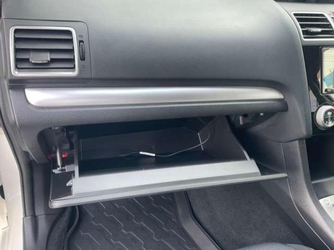 インプレッサスポーツ 2.0 i アイサイト 4WD　プッシュスタート　スマートキー　KENWOOD製ナビTV　Bluetooth バックカメラ　レーダークルーズコントロール　ETC　HIDヘッドライト　リアスポイラー　エアロ(サイド・リア) 2000