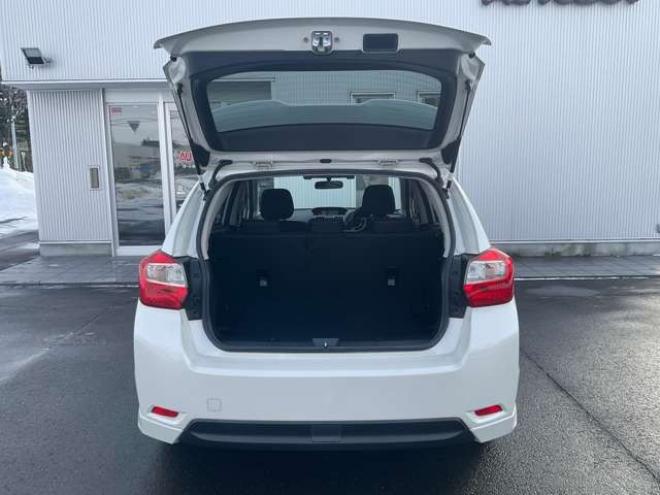 インプレッサスポーツ 2.0 i アイサイト 4WD　プッシュスタート　スマートキー　KENWOOD製ナビTV　Bluetooth バックカメラ　レーダークルーズコントロール　ETC　HIDヘッドライト　リアスポイラー　エアロ(サイド・リア) 2000