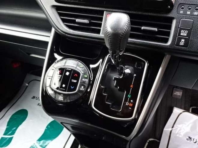 ヴォクシー2.0 ZS 煌II 4WD　本州車　保証1年/走行距離無制限　4WD　後期型　トヨタセーフティセンス　両側パワースライドドア　純正ナビ　地デジ　バックカメラ　LEDヘッドライト　ビルトインETC　クルーズコントロール 2000