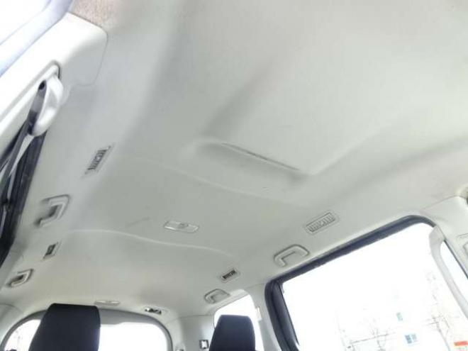 ノア2.0 Si 4WD　本州車　保証1年 4WD　両側パワースライドドア　社外ナビ　地デジ　スマートキー　プッシュスタート　LEDヘッドライト　社外18インチアルミ　　アイドリングストップ　ビルトインETC 2000