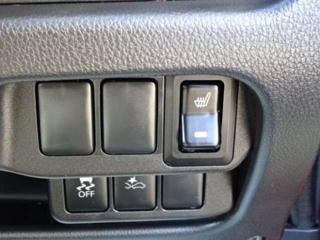 eKカスタムT セーフティパッケージ 4WD　保証1年/走行距離無制限　4WD　衝突軽減ブレーキシステム　純正ナビ　地デジ　バックカメラ　社外エンジンスターター　シートヒーター　社外15インチアルミ　純正HID　ウインカーミラー　横滑り防止　寒冷地仕様 660