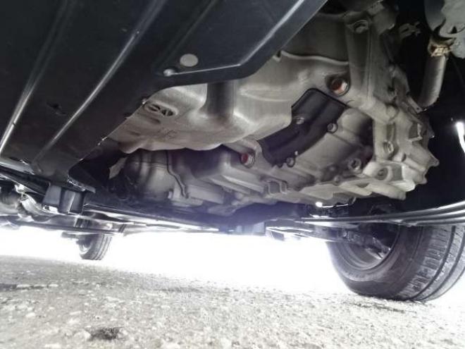 フリード1.5 G ジャストセレクション 4WD　本州車　4WD　パワースライドドア　純正HDDインターナビ　バックカメラ　TV　ビルトインETC　コンフォートパッケージ　HID　ミラーヒーター　デアイサー　車検新規2年 1500