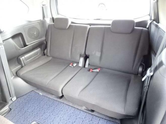 フリード1.5 G ジャストセレクション 4WD　本州車　4WD　パワースライドドア　純正HDDインターナビ　バックカメラ　TV　ビルトインETC　コンフォートパッケージ　HID　ミラーヒーター　デアイサー　車検新規2年 1500