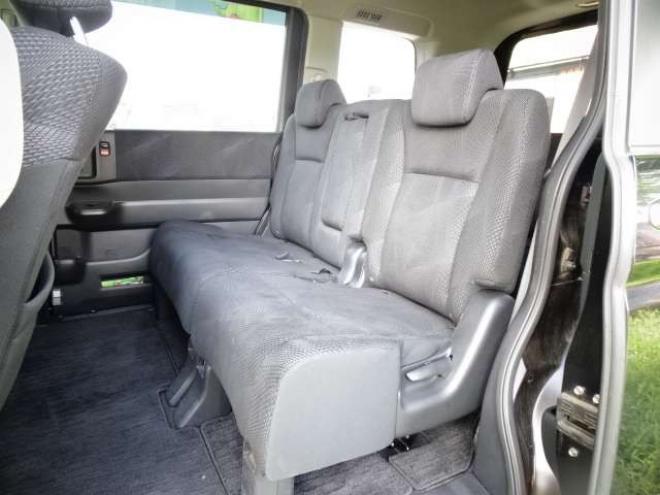 ステップワゴン2.0 スパーダ Z HDDナビ エディション 4WD　本州車　保証1年/走行距離無制限　4WD　両側パワースライドドア　純正HDDインターナビ　地デジ　バックカメラ　16インチアルミ　ETC　リヤエアコン　リヤヒーター　ステアリングスイッチ　純正HID　スマートキー 2000