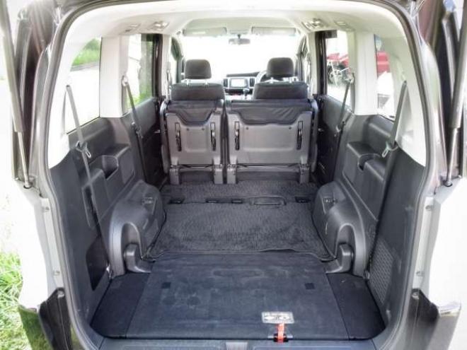 ステップワゴン2.0 スパーダ Z HDDナビ エディション 4WD　本州車　保証1年/走行距離無制限　4WD　両側パワースライドドア　純正HDDインターナビ　地デジ　バックカメラ　16インチアルミ　ETC　リヤエアコン　リヤヒーター　ステアリングスイッチ　純正HID　スマートキー 2000