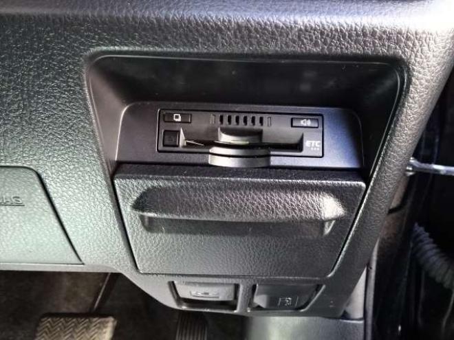 ヴォクシー2.0 ZS 煌II 4WD　本州車　保証1年/走行距離無制限　4WD　トヨタセーフティセンス　両側パワースライドドア　純正ナビ　ビルトインETC　LEDヘッドライト　純正16インチアルミホイール　アイドリングストップ　スマートキー 2000