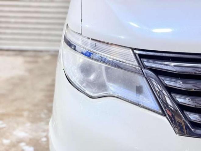 セレナ2.0 ハイウェイスター Vセレクション+Safety 4WD　防錆塗装4WDTVナビBカメエンスタ夏冬タイヤ 2000