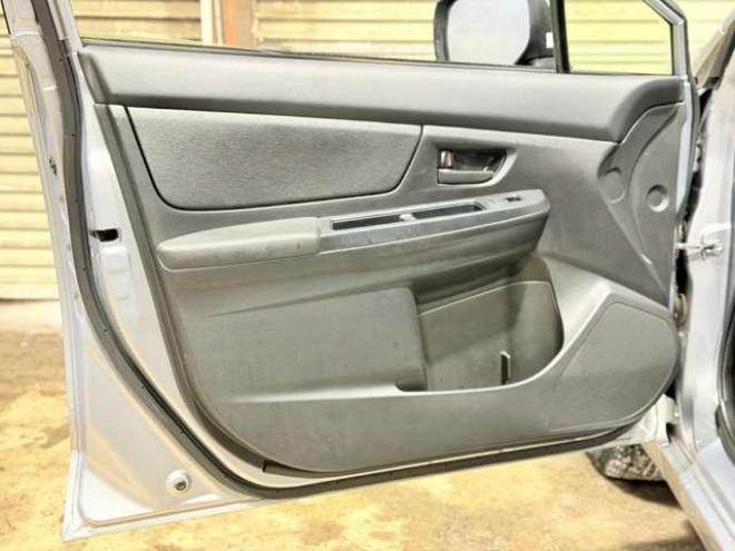 インプレッサG4 1.6 i 4WD　防錆塗装4WDキーレスナビ夏冬タイヤ 1600