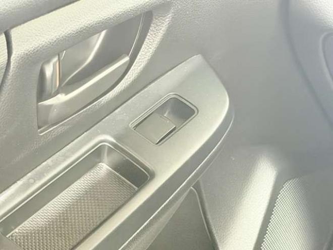 インプレッサG4 1.6 i 4WD　防錆塗装4WDキーレスナビ夏冬タイヤ 1600