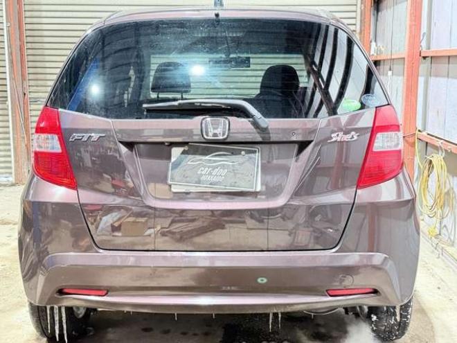 フィット1.3 シーズ 4WD　防錆塗装4WDスマキーCDバックカメラ 1300