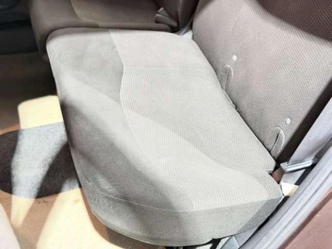 フィット1.3 シーズ 4WD　防錆塗装4WDスマキーCDバックカメラ 1300