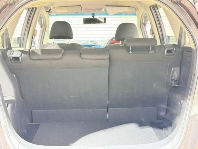 フィット1.3 シーズ 4WD　防錆塗装4WDスマキーCDバックカメラ 1300