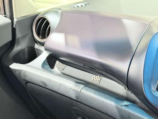 フィット1.3 シーズ 4WD　防錆塗装4WDスマキーCDバックカメラ 1300