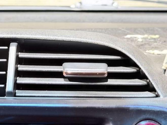 フィット1.3 シーズ 4WD　防錆塗装4WDスマキーCDバックカメラ 1300