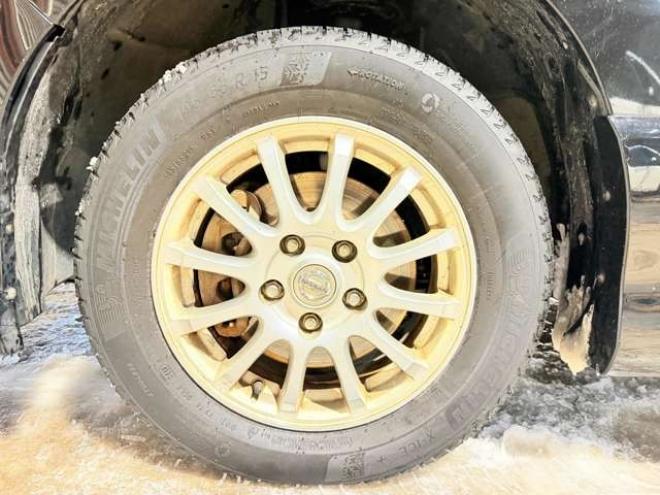 セレナ2.0 ハイウェイスター 4WD　防錆塗装4WDTVナビBカメETC夏冬タイヤ 2000