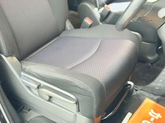 セレナ2.0 ハイウェイスター 4WD　防錆塗装4WDTVナビBカメETC夏冬タイヤ 2000