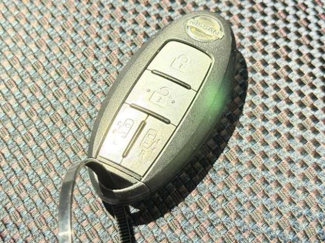 セレナ2.0 ハイウェイスター 4WD　防錆塗装4WDTVナビBカメETC夏冬タイヤ 2000