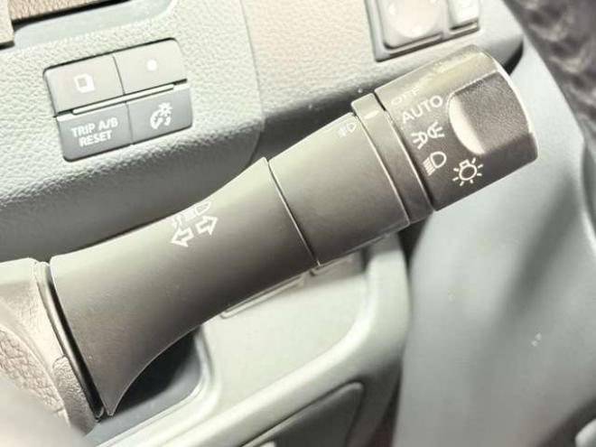 セレナ2.0 ハイウェイスター 4WD　防錆塗装4WDTVナビBカメETC夏冬タイヤ 2000