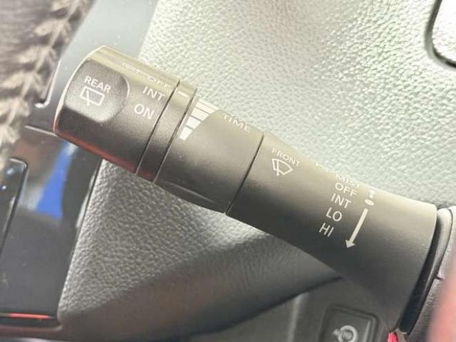 セレナ2.0 ハイウェイスター 4WD　防錆塗装4WDTVナビBカメETC夏冬タイヤ 2000