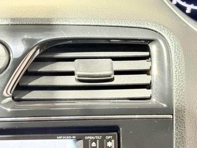 セレナ2.0 ハイウェイスター 4WD　防錆塗装4WDTVナビBカメETC夏冬タイヤ 2000