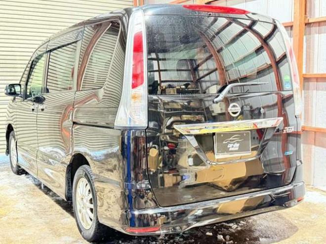 セレナ2.0 ハイウェイスター 4WD　防錆塗装4WDTVナビBカメETC夏冬タイヤ 2000