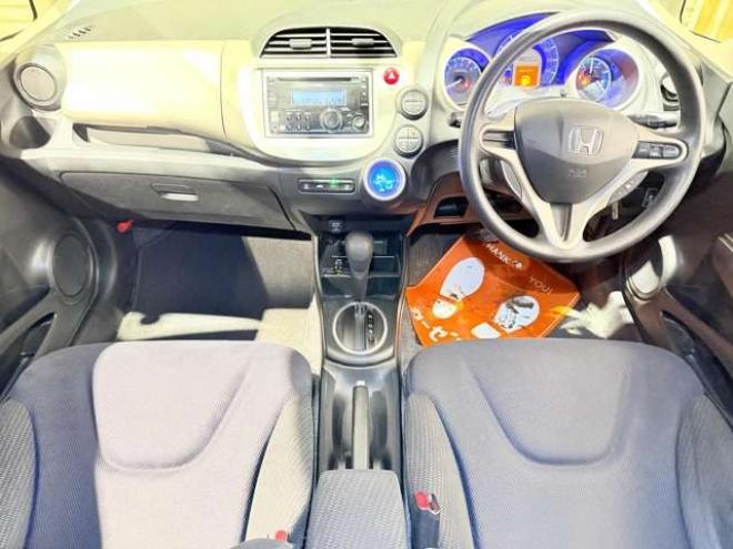 フィットハイブリッド1.3　防錆塗装キーレスCDETC 2WD 1300