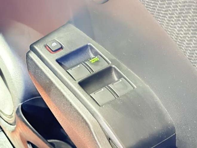 フィットハイブリッド1.3　防錆塗装キーレスCDETC 2WD 1300