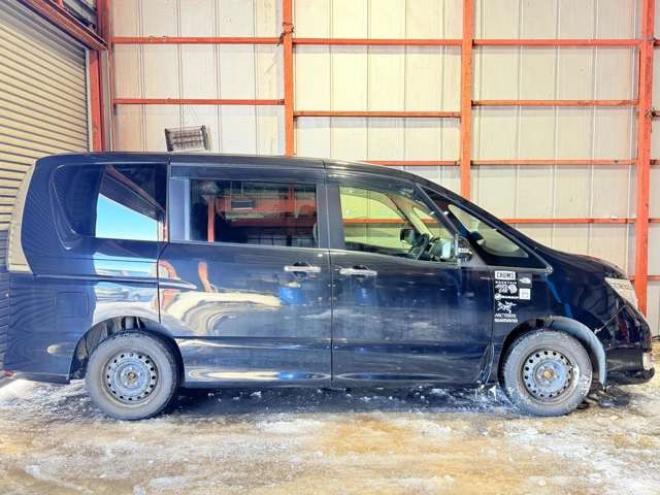 セレナ2.0 ハイウェイスター 4WD　防錆塗装4WDスマキーエンスタ 2000