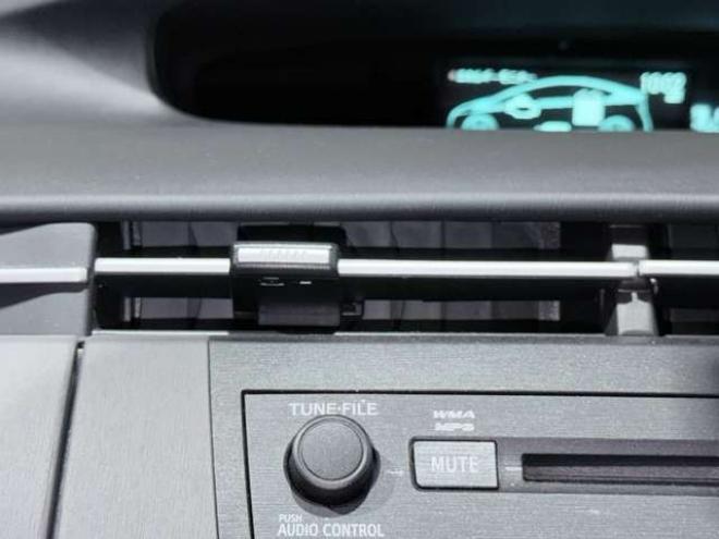 プリウス1.8 S　下廻防錆キーレスCD夏冬タイヤ 2WD 1800