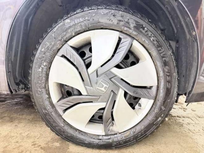 フィット1.5 ハイブリッド Fパッケージ 4WD　防錆塗装4WDTVナビBカメ 1500