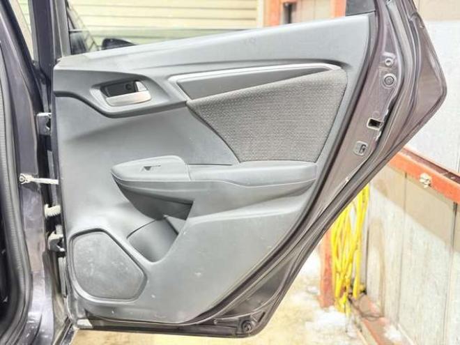 フィット1.5 ハイブリッド Fパッケージ 4WD　防錆塗装4WDTVナビBカメ 1500