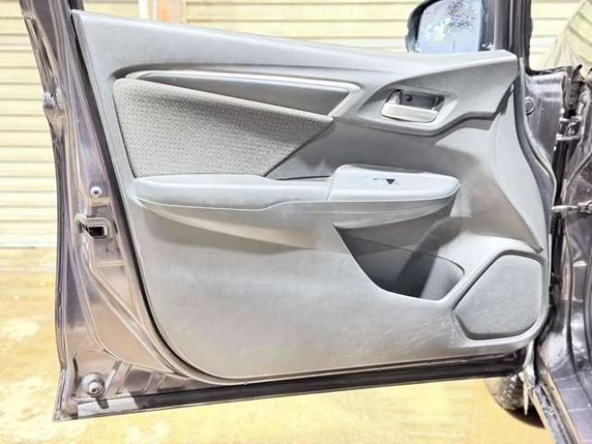 フィット1.5 ハイブリッド Fパッケージ 4WD　防錆塗装4WDTVナビBカメ 1500