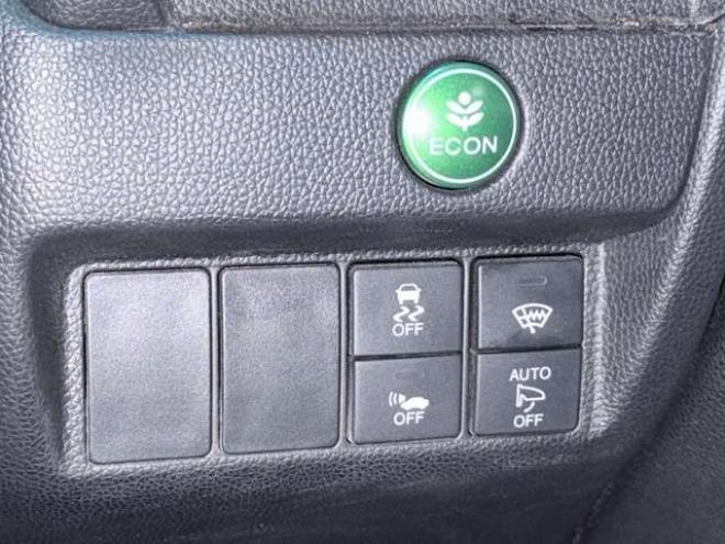 フィット1.5 ハイブリッド Fパッケージ 4WD　防錆塗装4WDTVナビBカメ 1500