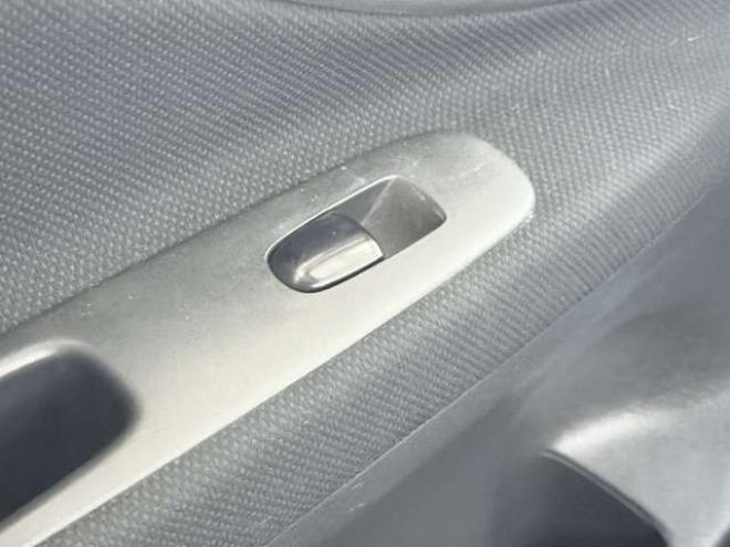 セレナ2.0 ハイウェイスター 4WD　防錆塗装4WDナビBカメETC夏冬タイヤ 2000