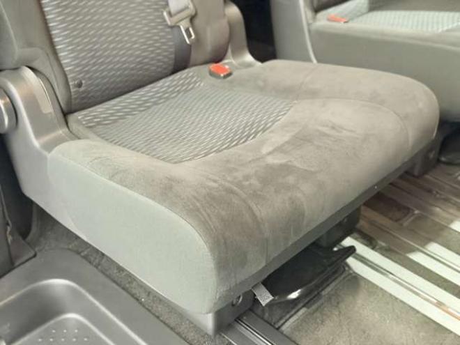 セレナ2.0 20X Vセレクション+Safety 4WD　防錆塗装4WDTVナビBカメETCエンスタ 2000