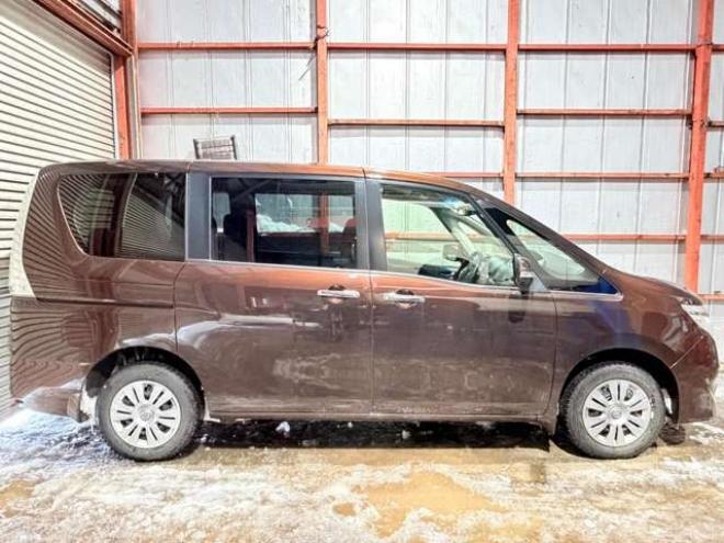 セレナ2.0 20X Vセレクション+Safety 4WD　防錆塗装4WDTVナビBカメETCエンスタ 2000