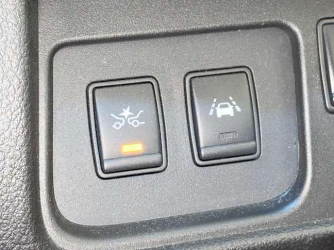 セレナ2.0 20X Vセレクション+Safety 4WD　防錆塗装4WDTVナビBカメETCエンスタ 2000