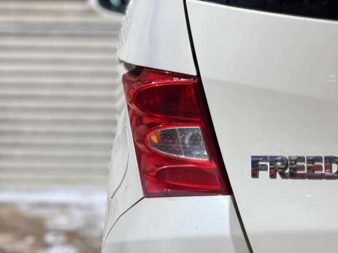 フリード1.5 フレックス 4WD　防錆塗装4WDTVナビBカメETC夏冬タイヤ 1500