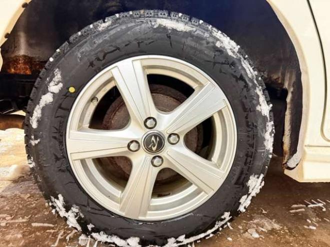 フリード1.5 フレックス 4WD　防錆塗装4WDTVナビBカメETC夏冬タイヤ 1500