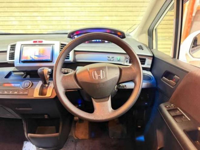 フリード1.5 フレックス 4WD　防錆塗装4WDTVナビBカメETC夏冬タイヤ 1500