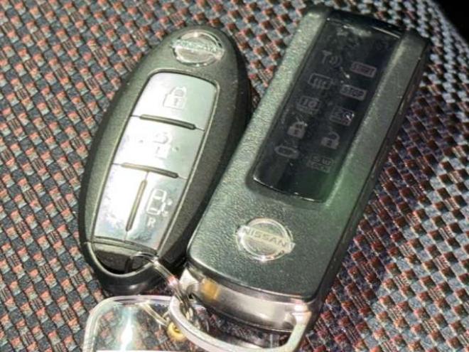 セレナ2.0 ハイウェイスター 4WD　防錆塗装4WDナビBカメエンスタ後席モニタETC 2000