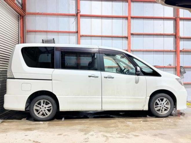 セレナ2.0 ライダー 4WD　防錆塗装4WDTVナビBカメETC 2000