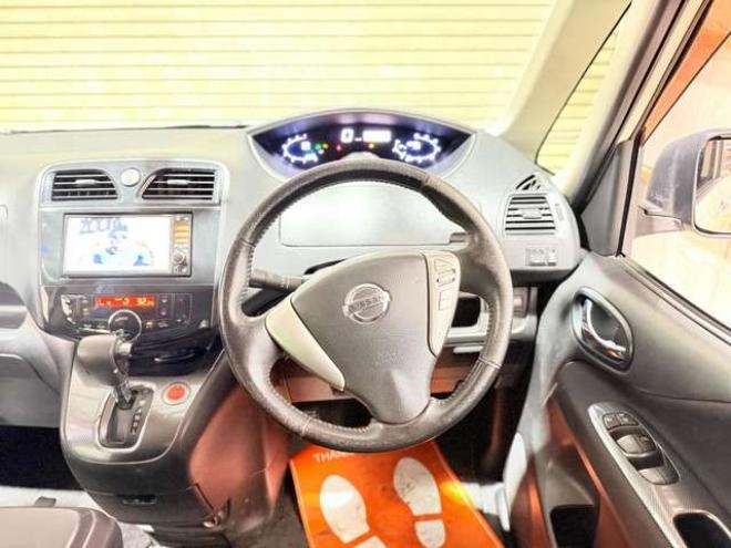 セレナ2.0 ライダー 4WD　防錆塗装4WDTVナビBカメETC 2000