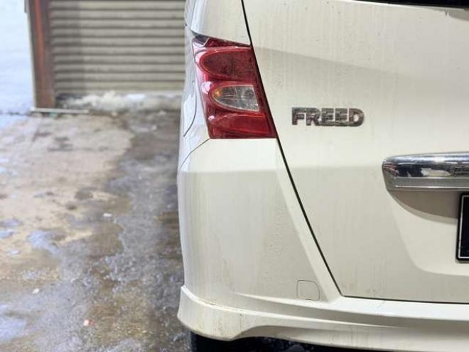 フリード1.5 G エアロ Lパッケージ 4WD　防錆塗装4WDTVナビBカメエンスタETC 1500